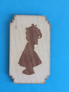 Drevená tabuľka Dievča 11 x 6,5 cm